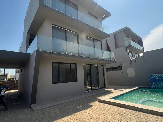 #14 - Casa para Venda em Maputo - Maputo